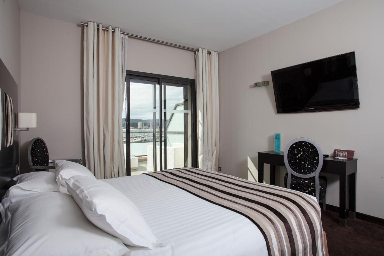 Hotel Baptistin Le Lavandou Zewnętrze zdjęcie