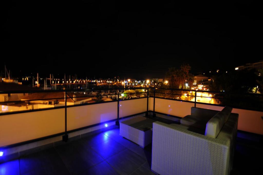 Hotel Baptistin Le Lavandou Zewnętrze zdjęcie
