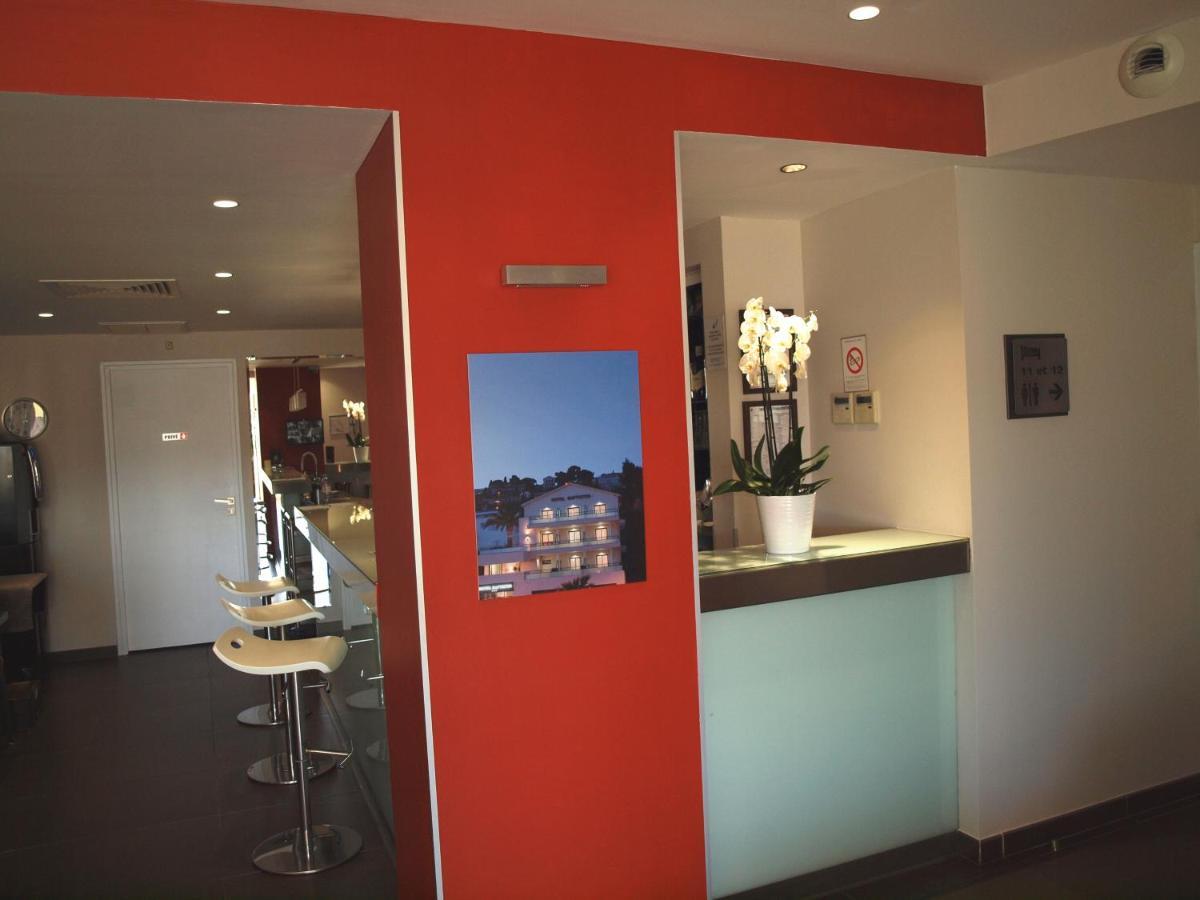 Hotel Baptistin Le Lavandou Zewnętrze zdjęcie